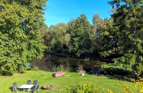 Lassan House | Romantic cottage for 6 people in a beautiful garden with pond