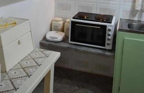 Skiathos Town Apartment | Romantic Cottage Oasis in Skiathos