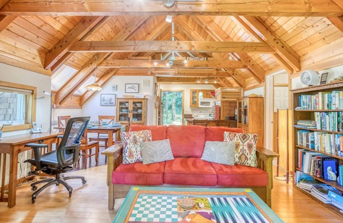 Yachats House | Romantic Cottage Perfect for a Couple or Family Getaway!