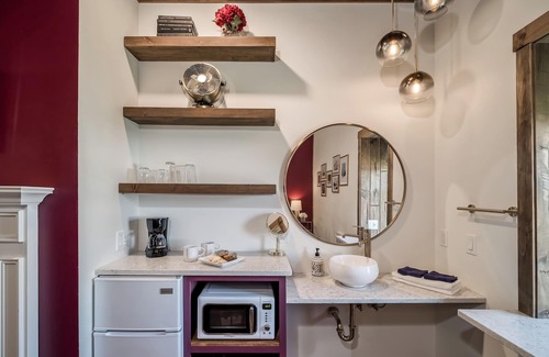 Prescott Hotel | Romantic Escape | Cozy Fire | Coffee & Dining