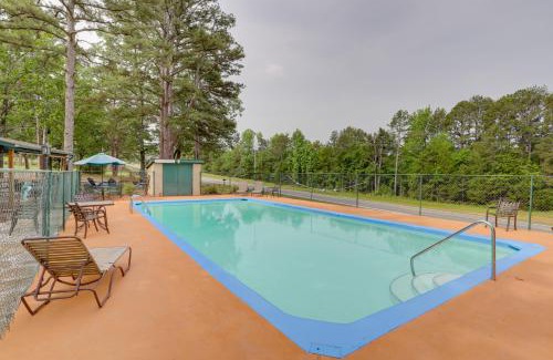Greers Ferry Apartment | Romantic Escape in Greers Ferry Less Than 1 Mi to Lake