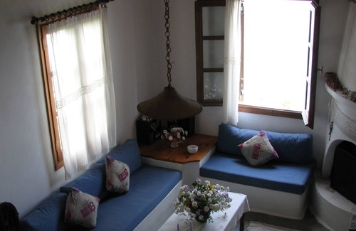 Skyros Town Cottage | Romantic & Family Home, Extravagant View To The Aegean Sea, Quiet, Cool, Cosy