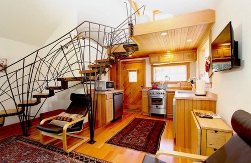 McDonald Cottage | Romantic Garden Cottage with private outdoor hot tub