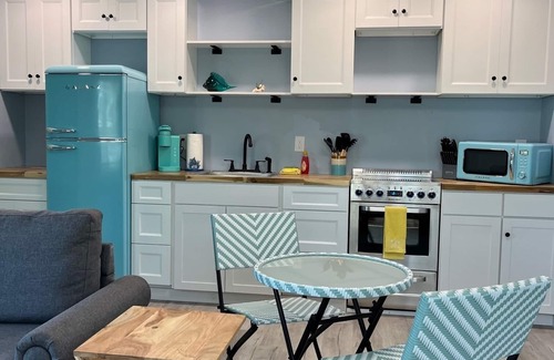 Sanibel Cottage | Romantic Getaway, #302, 2 min walk to the beach.