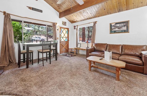Big Bear City House | Romantic Getaway by Big Bear Cool Cabins