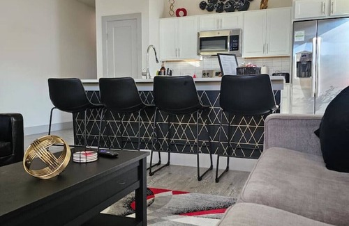 Downtown San Antonio Condo | Romantic Getaway Hotel/Apt facing Riverwalk