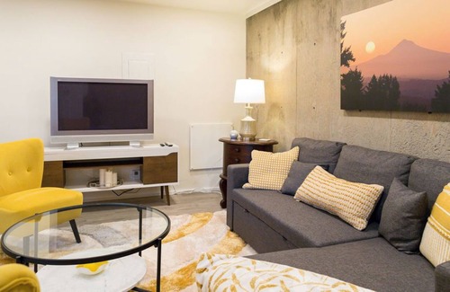 Dundee Apartment | Romantic Getaway in Wine Country