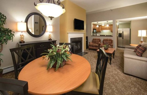 Brownsville Apartment | Romantic Getaway or Family winter adventures in 2BD w/resort activities