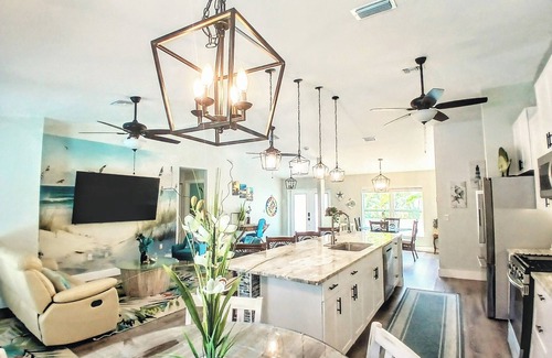 Vero Beach House | Romantic getaway! Pool home with hot tub ,Tiki Bar. Close Beaches , live music !