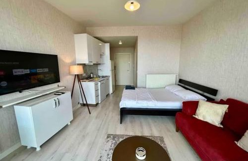 Kartal Apartment | Romantic Getaway Studio Suite Sea View at Kartal