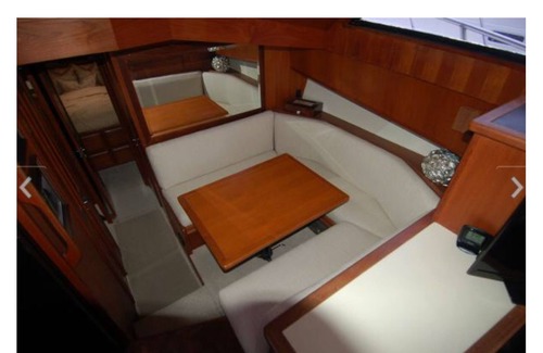Marina Bay Boat Rental | Romantic Getaway View the Boston Skyline, 10/15 minute drive to downtown.