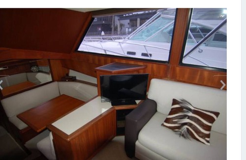 Marina Bay Boat Rental | Romantic Getaway View the Boston Skyline, 10/15 minute drive to downtown.