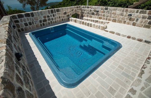 Boreti Villa | Romantic Getaway Villa Amelie with Pool