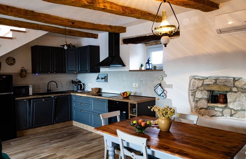 Buzet Villa | Romantic istrian stone house