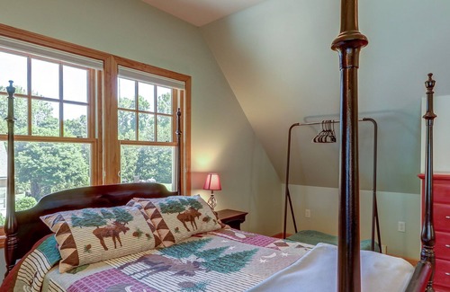 Swanton Apartment | Romantic lakeside studio with easy water access - close to local attractions