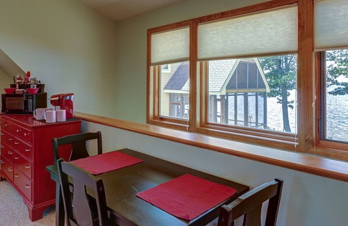 Swanton Apartment | Romantic lakeside studio with easy water access - close to local attractions