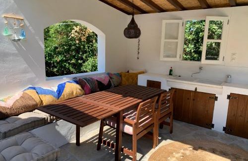 Skopelos Villa | Romantic Lemonia Cottage