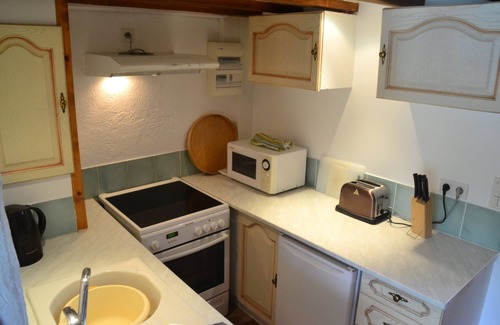 Perrusson Cottage | Romantic Loire Valley cottage for 2 with superb heated pool & carp fishing lak