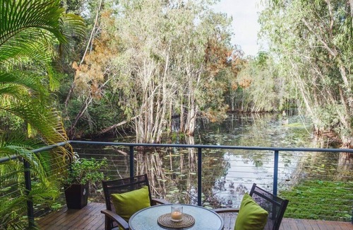 Byfield Cabin | Romantic Luv Shack in Byfield Rainforest