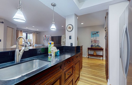 Shelter Cove Condo | Romantic Marina View Condo w/Free WiFi, Balconies, Washer/Dryer, & Shared Pool