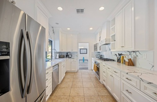Santa Clarita House | Romantic Modern Villa W/heated pool