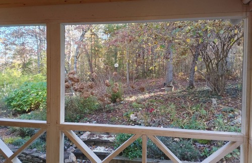 Blairsville Cottage | Romantic mountain cottage getaway
