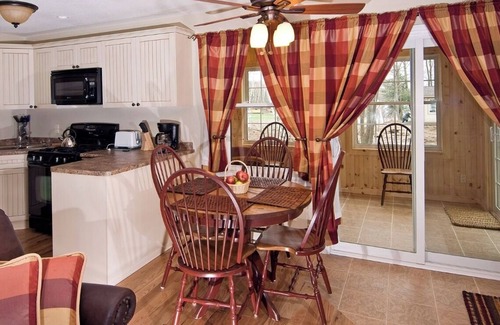 Lake of Bays Cottage | Romantic Muskoka Cottage Retreat- Quiet and Cozy