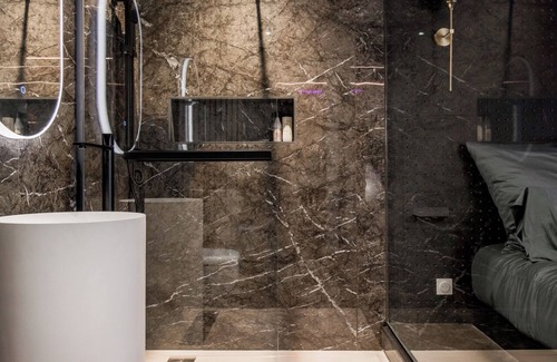 Lalande-Grand Selve Apartment | Romantic Night Suite & Jacuzzi