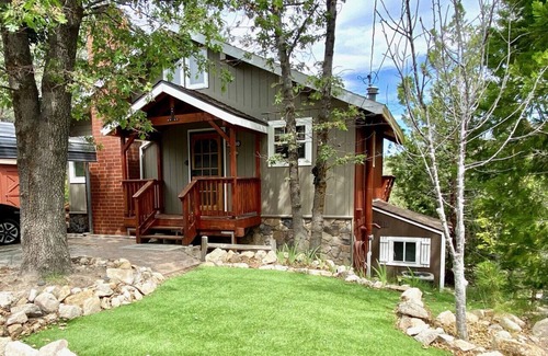 Arrowbear Lake Cabin | Romantic Oasis: Private hot tub, Sauna and intimacy awaits you