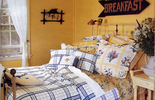 South Bristol Cottage | Romantic Oceanfront Camp for Two