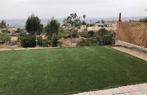 La Presa House | Romantic Peacock Inn.