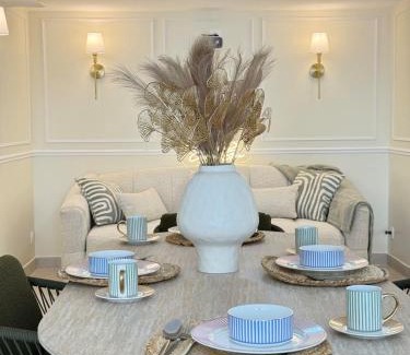Tremblay-en-France Apartment | Romantic Private Spa Suite - Casacocoonspa - Love room