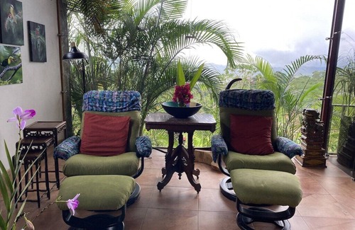 La Fortuna House | Romantic Retreat Volcano View! River Trail!