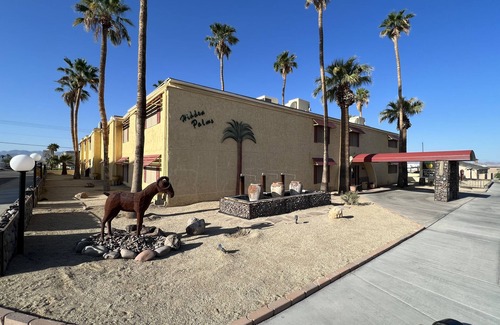 Lake Havasu City Apartment | Romantic Retro Retreat Valley Ho Hidden Palms