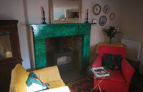 Avening Cottage | Romantic Rural Retreat