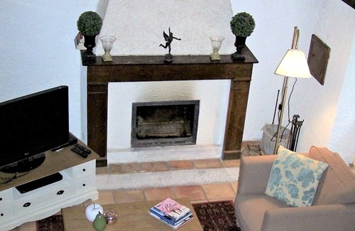 Capdrot Cottage | Romantic Stone Cottage for two, 5 minute Stroll to Beautiful Monpazier