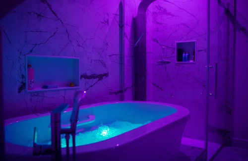 Shefford Bed & Breakfast | Romantic Suite W/direct Access to hot tub & Stunning View of Bromont