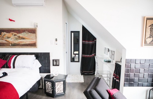 Shefford Bed & Breakfast | Romantic Suite W/direct Access to hot tub & Stunning View of Bromont