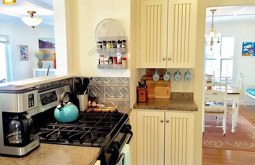 Gloucester House | Romantic Summerwind Cottage, Scenic Harbor View w/Deck!