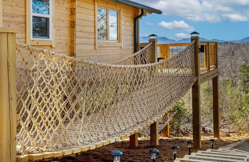 Marion Cabin | Romantic Treehouse with Hot Tub, Waterfall, Hiking, Swinging Bridge & Goats