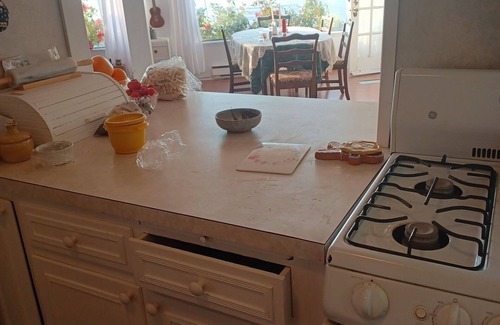 Fairfield Cottage | Romantic Waterfront apartment. Sunrises/Sunsets from Deck.