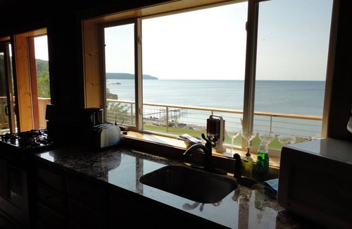 Gills Rock Cottage | Romantic Waterfront Suite With Amazing Water Views, Hedgehog unit