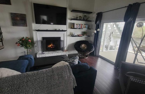Hanahan Villa | Romantic Waterfront Villa w/ Separate In-Law Suite. Wifi, Kayak, Pet-Friendly!