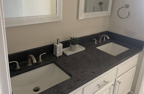 Shenandoah House | Romantic white farm 4 bedroom house