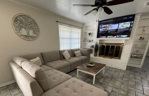 Shenandoah House | Romantic white farm 4 bedroom house