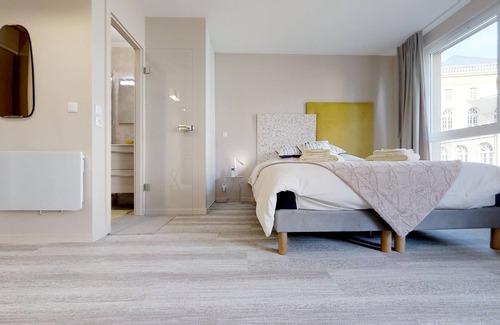 Les Iles Apartment | Romantique "comme à Venise" ⭐️ ⭐️ ⭐️ ⭐️ on the water with parking