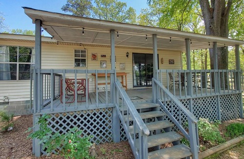 Ferndale House | Romie's Retreat