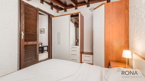 Cervar Porat House | Rona Holiday Home Ana