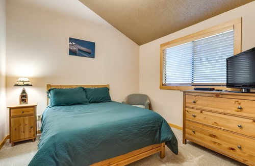 Roslyn Ridge Cabin | Ronald Cabin w/ Private Deck: Near Cle Elum Lake!