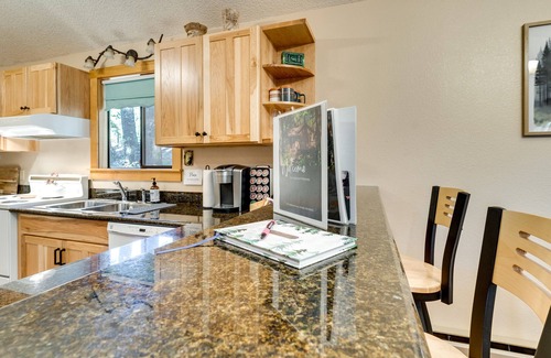 Roslyn Ridge Cabin | Ronald Cabin w/ Private Deck: Near Cle Elum Lake!
